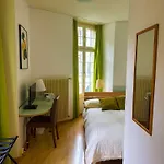 Nydeck Отель
