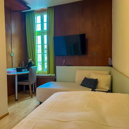 Nydeck Hotel
